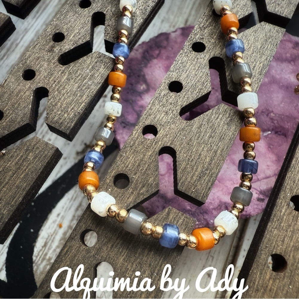 Dainty beaded gemstones necklace - Picture 2 of 4